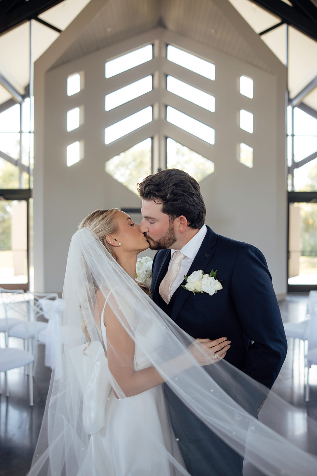 Texas wedding fun captured in documentary style from Kennedi Cooper!