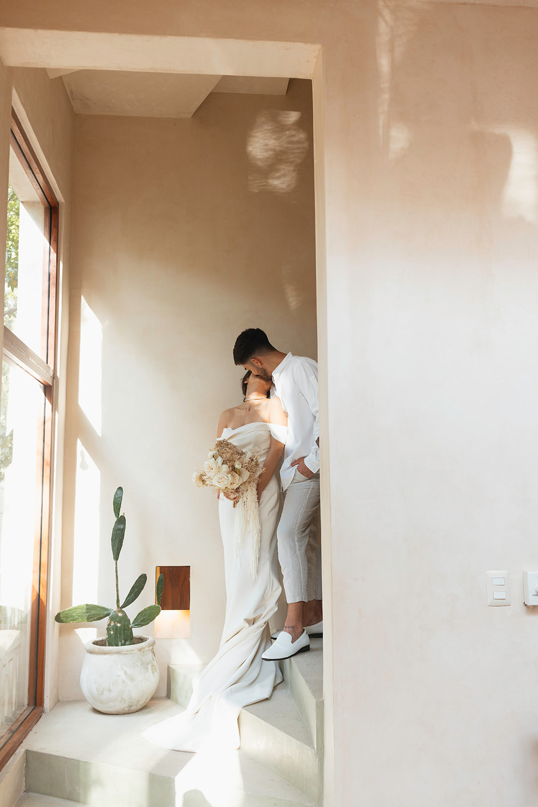 documentary style wedding photos from Kennedi Cooper Photography