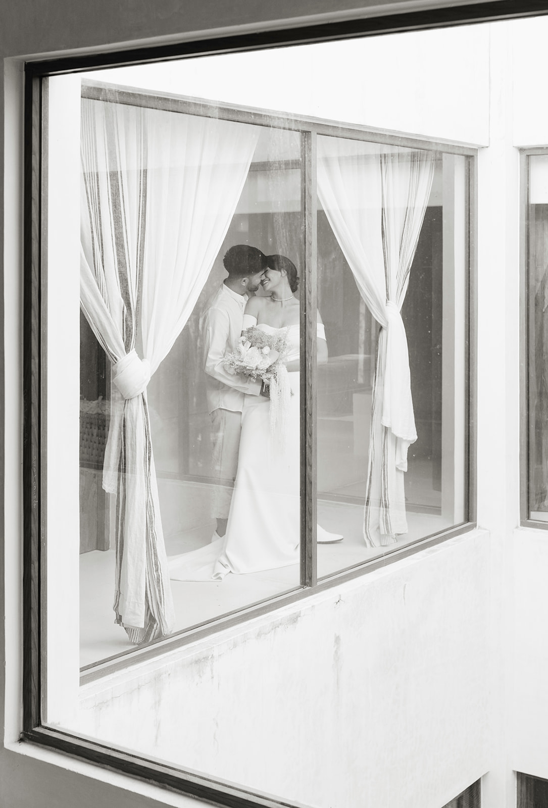 documentary style wedding photos from Kennedi Cooper Photography